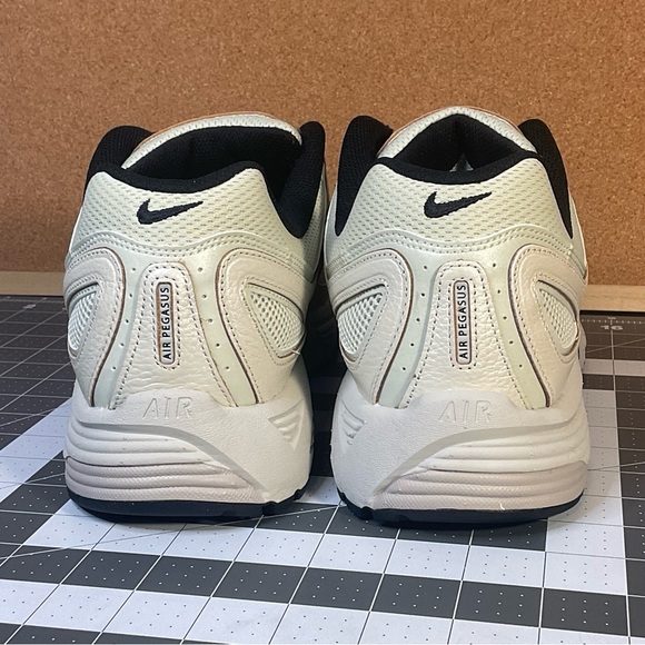 Nike AIR PEG 2K5 
Sea glass
brand new
NWOT - Picture 7 of 7